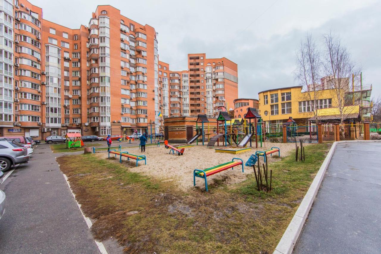Комфортная Двухкомнатная Квартира Возле Метро Академгородок Kiev Dış mekan fotoğraf