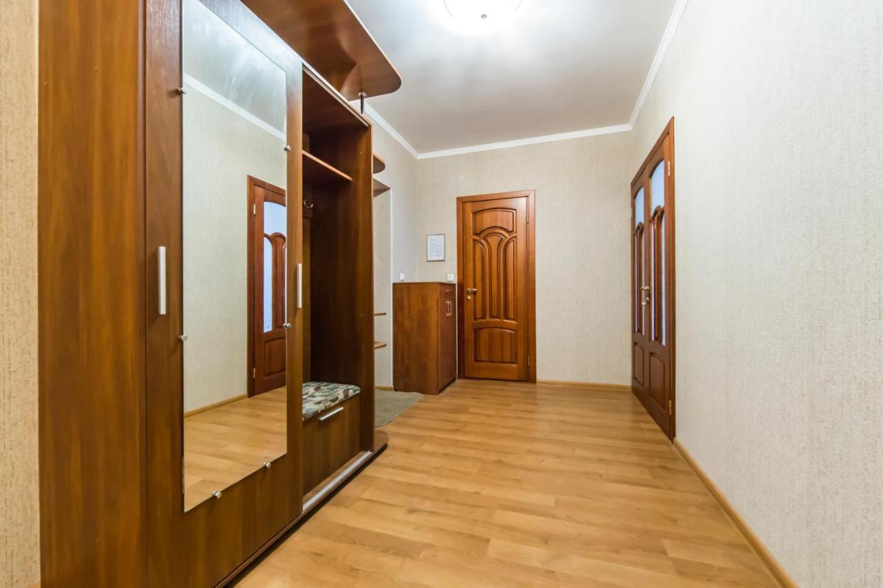 Комфортная Двухкомнатная Квартира Возле Метро Академгородок Kiev Dış mekan fotoğraf